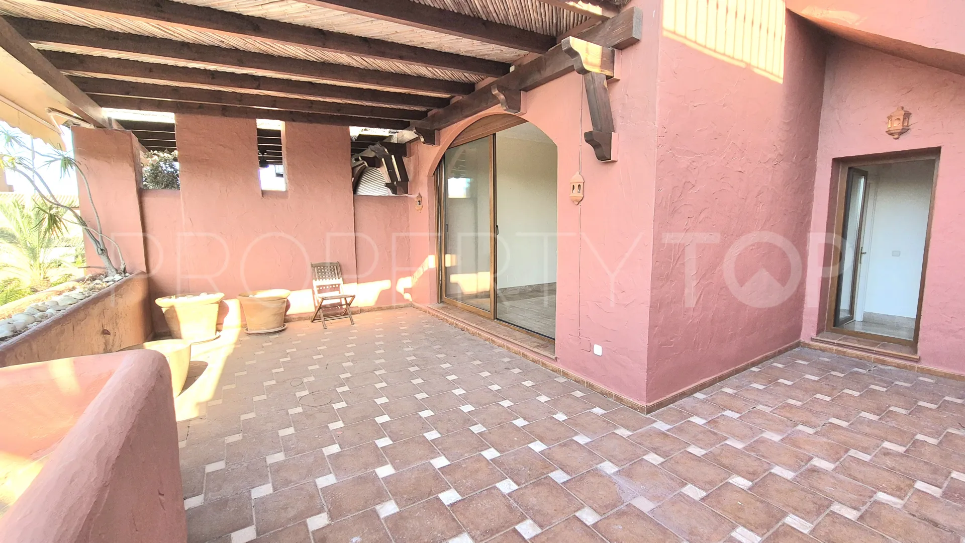 For sale duplex penthouse in Guadalmina Baja with 3 bedrooms