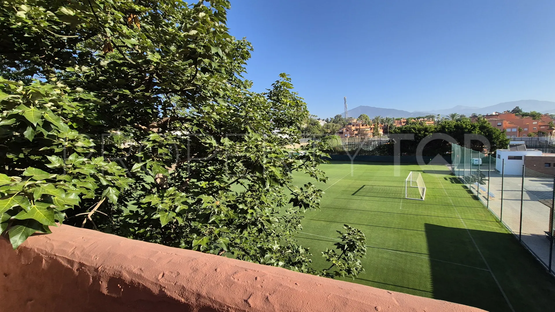 For sale duplex penthouse in Guadalmina Baja with 3 bedrooms