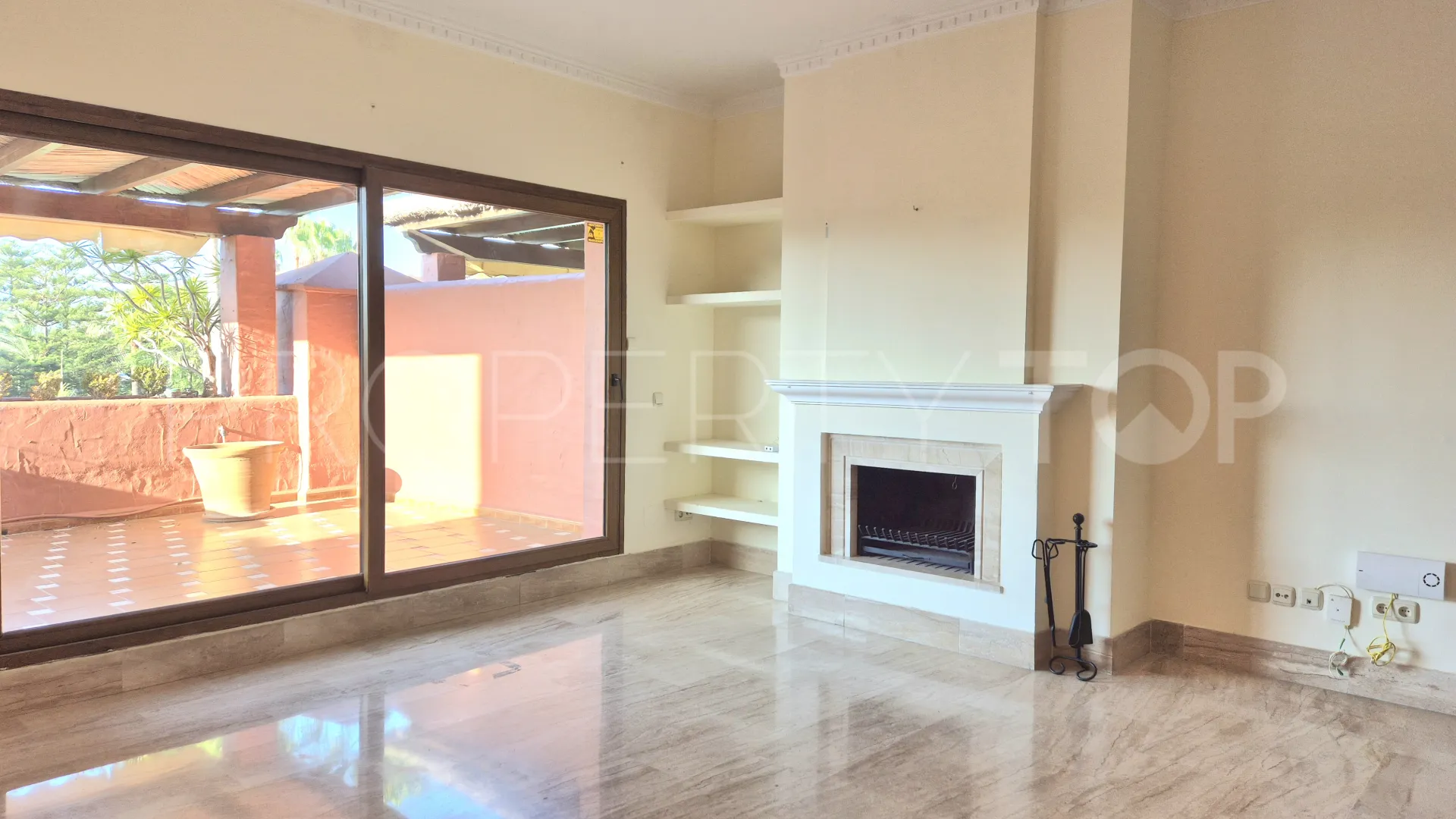 For sale duplex penthouse in Guadalmina Baja with 3 bedrooms