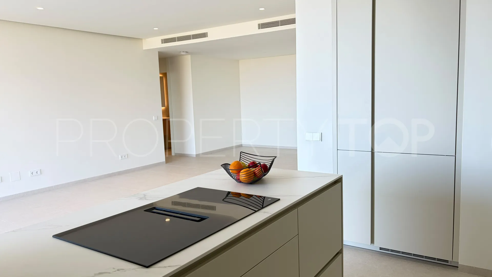 Apartment for sale in Marbella with 3 bedrooms