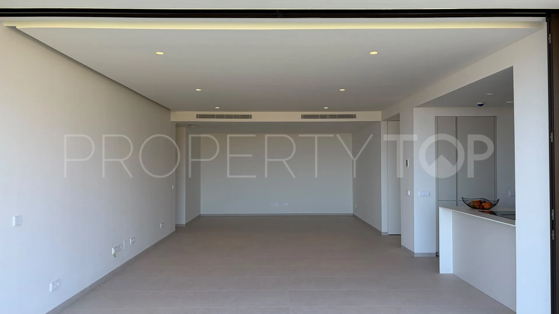 Apartment for sale in Marbella with 3 bedrooms