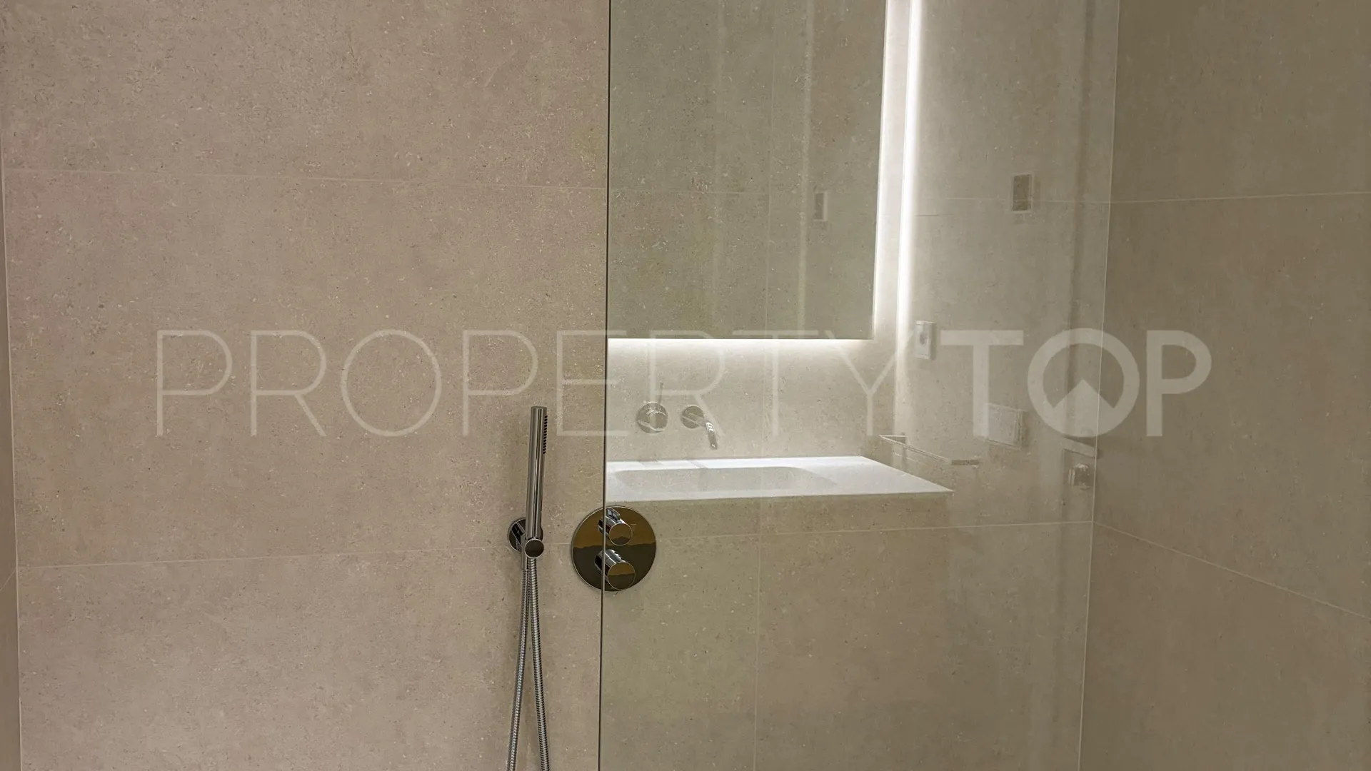 Apartment for sale in Marbella with 3 bedrooms