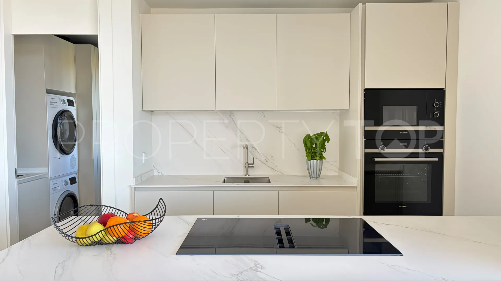 Apartment for sale in Marbella with 3 bedrooms