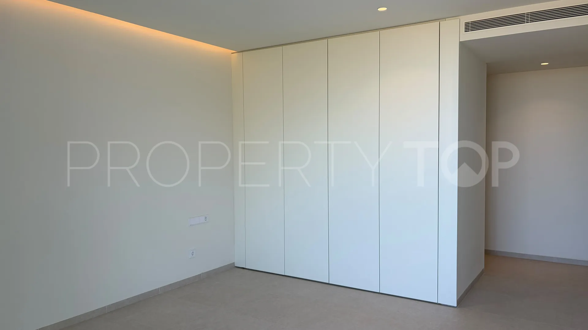 Apartment for sale in Marbella with 3 bedrooms