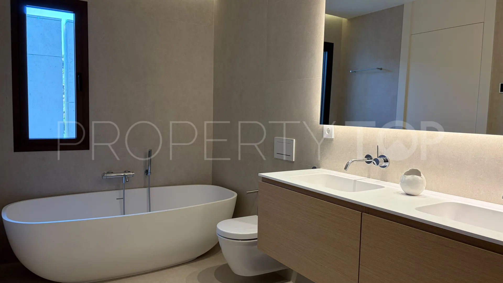 Apartment for sale in Marbella with 3 bedrooms