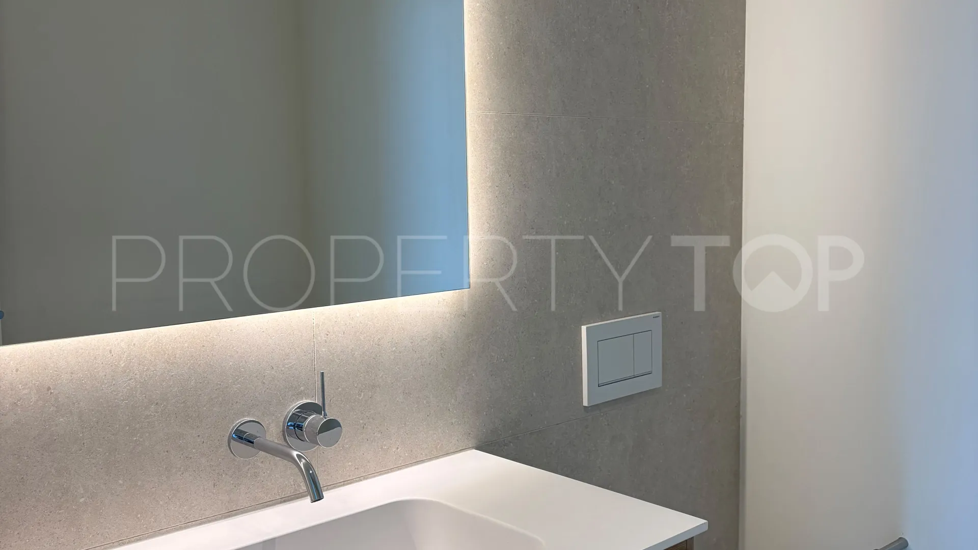 Apartment for sale in Marbella with 3 bedrooms