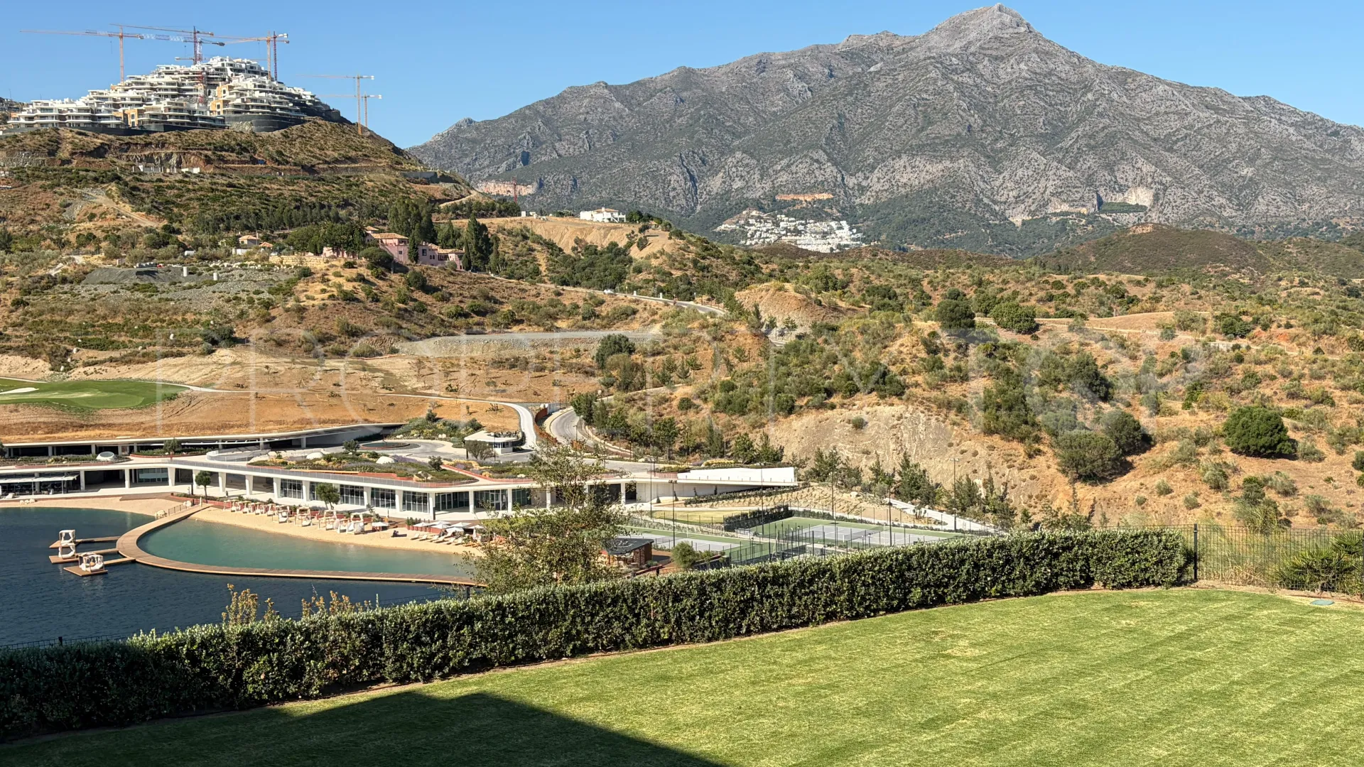 Apartment for sale in Marbella with 3 bedrooms