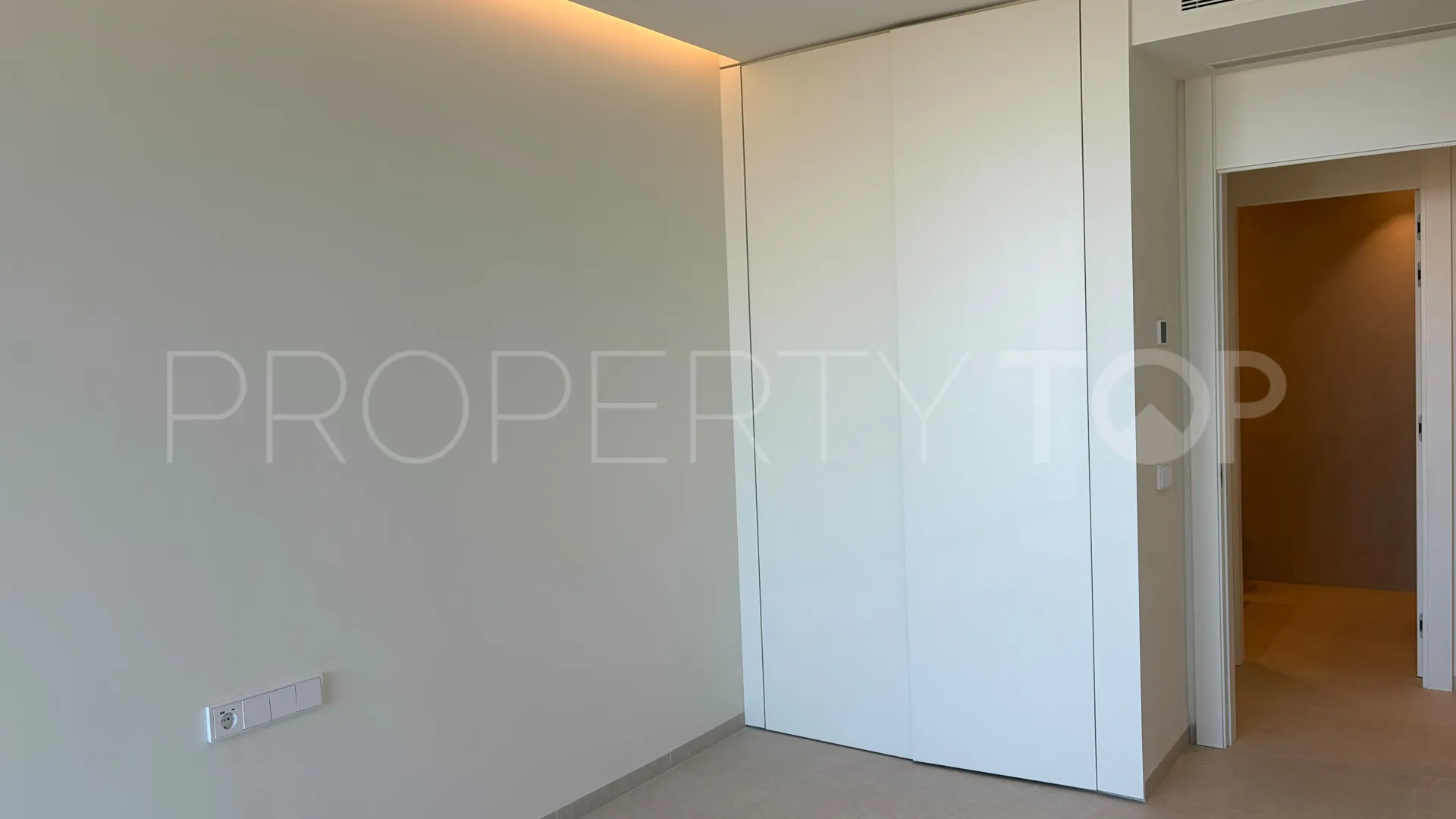 Apartment for sale in Marbella with 3 bedrooms