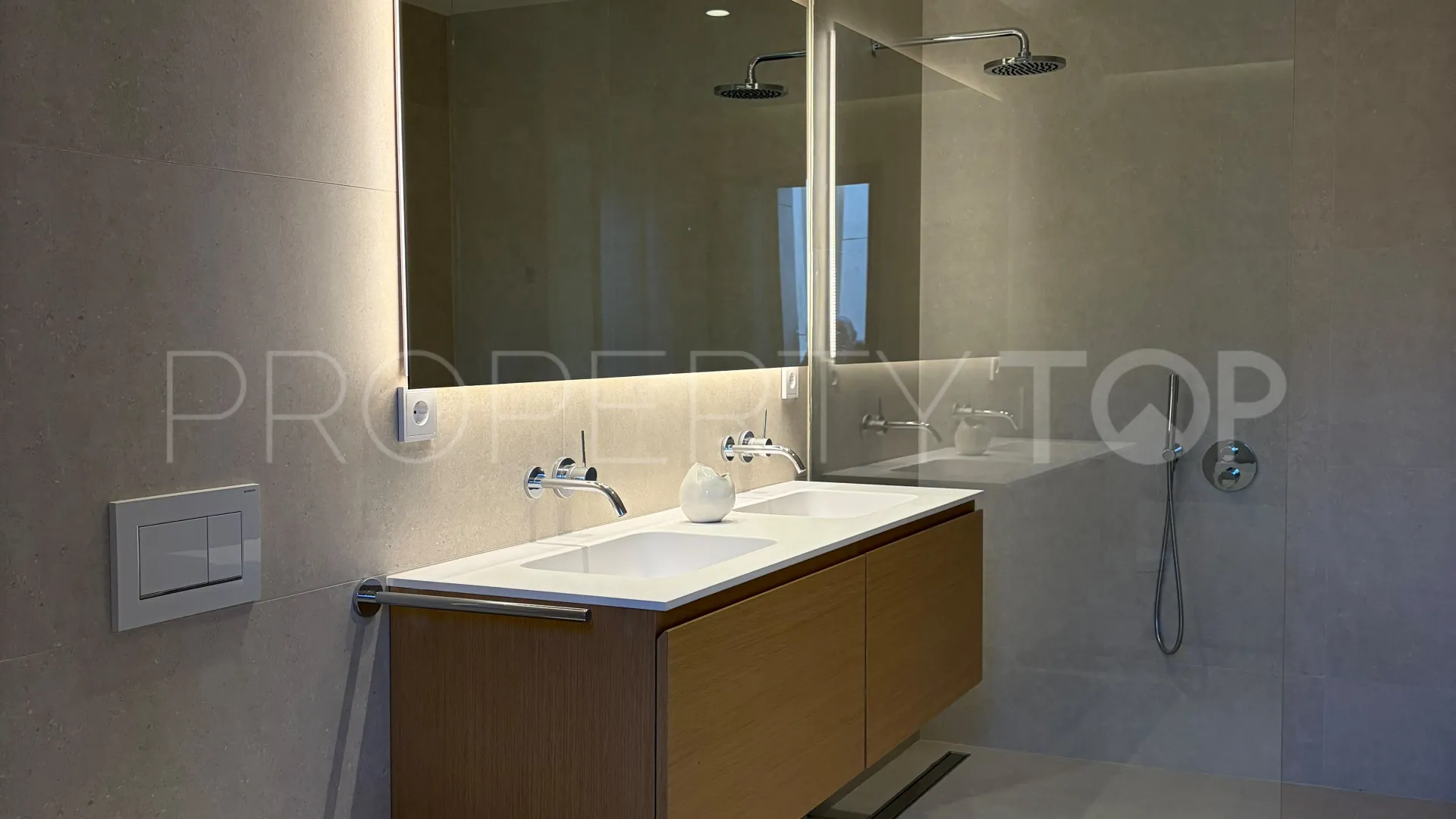 Apartment for sale in Marbella with 3 bedrooms