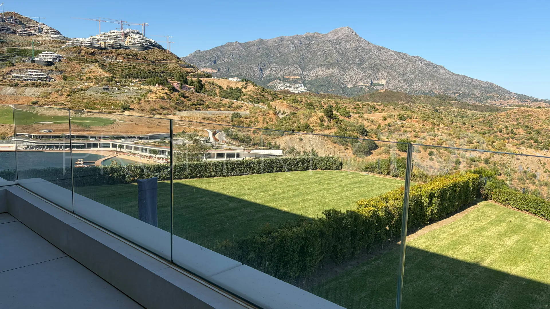 Apartment for sale in Marbella with 3 bedrooms