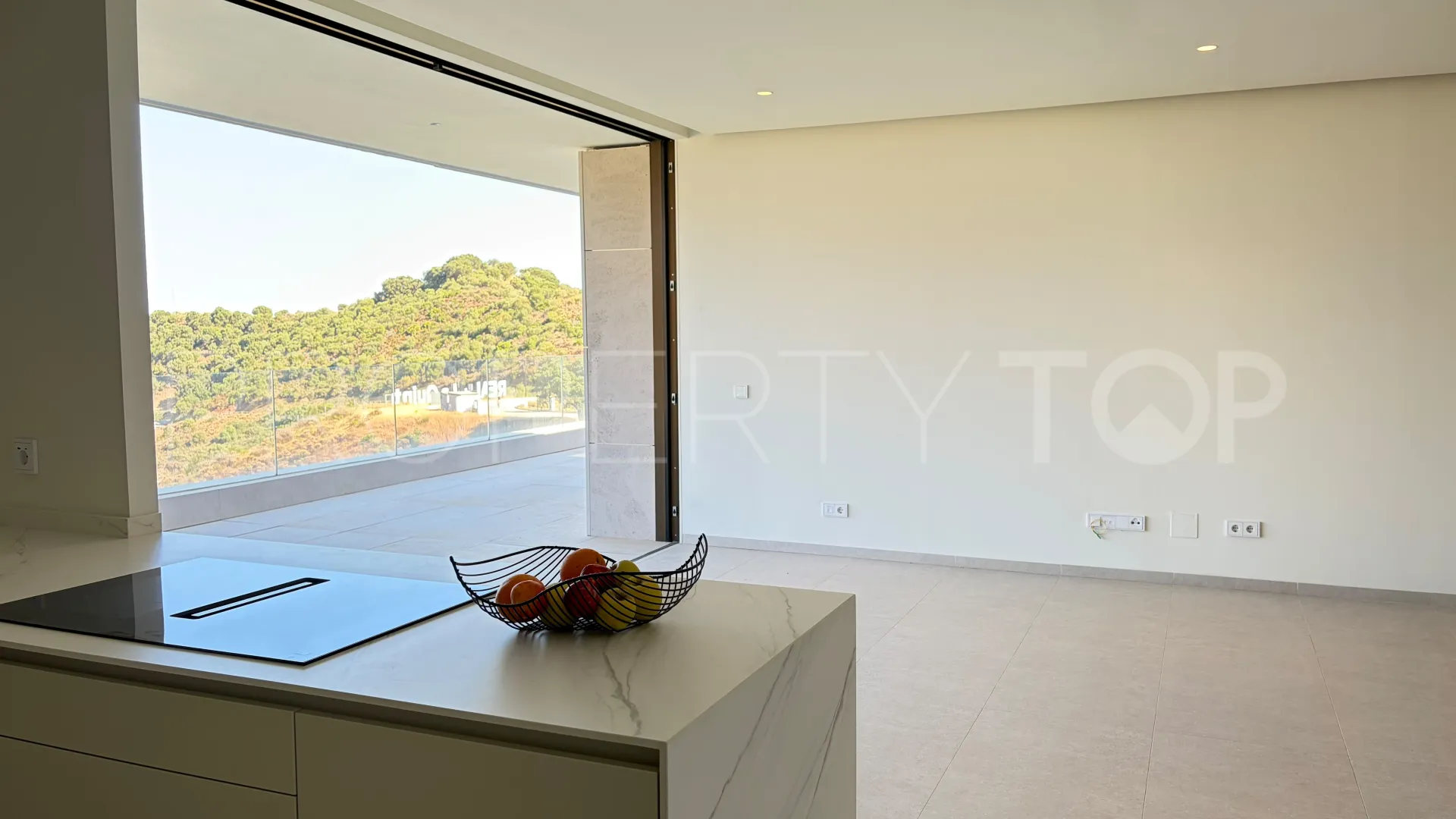 Apartment for sale in Marbella with 3 bedrooms