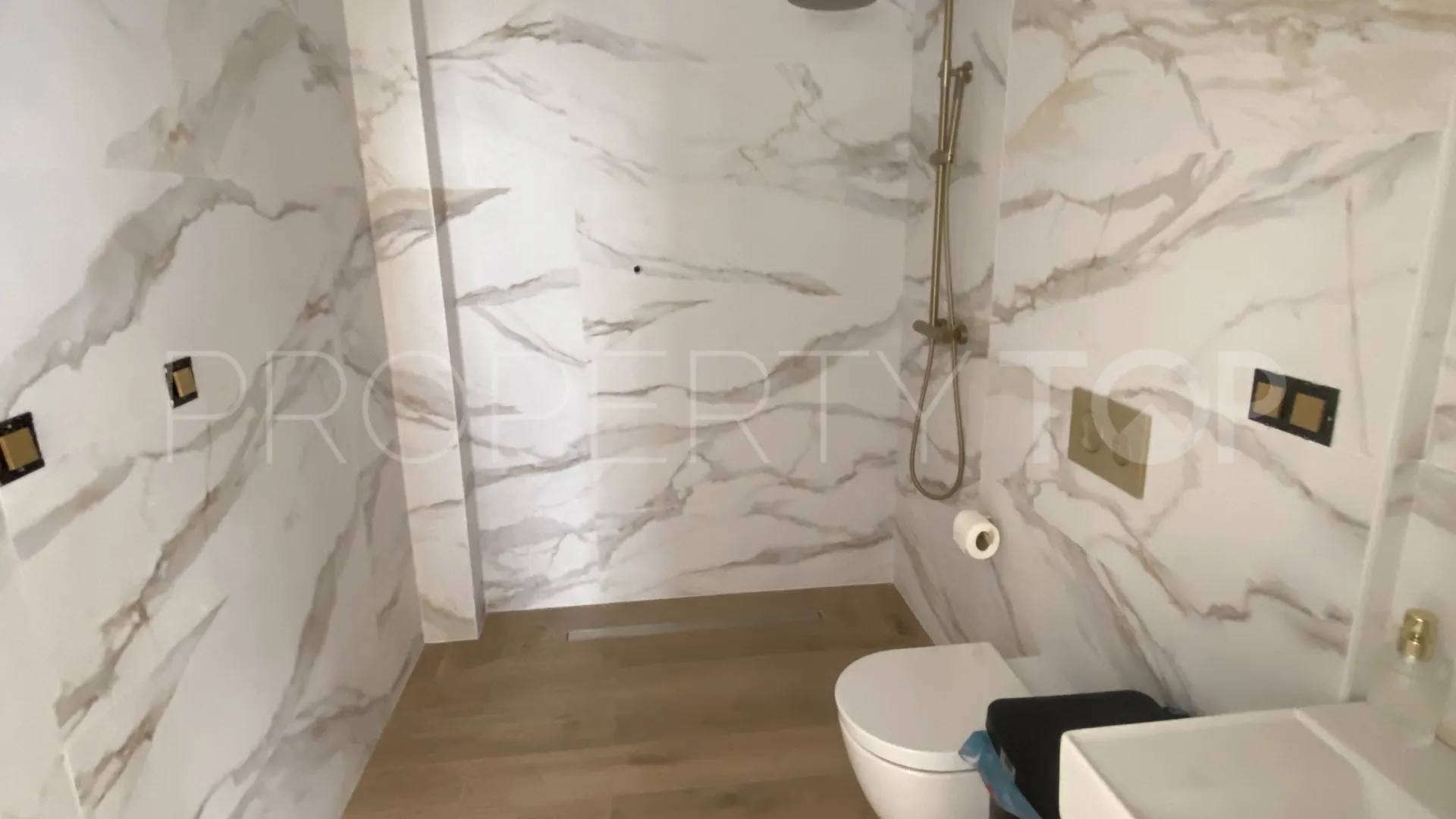 Building for sale in Estepona with 9 bedrooms