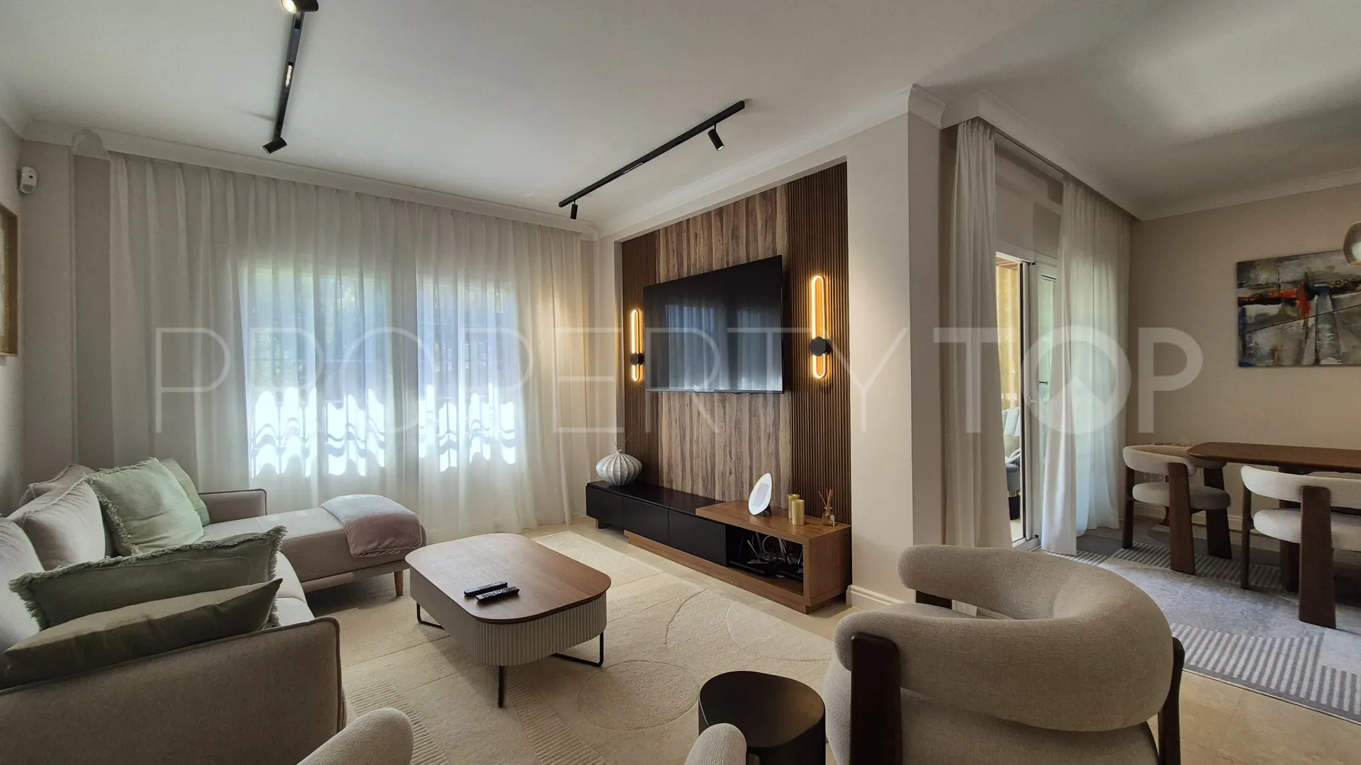 For sale 4 bedrooms house in Riviera del Sol