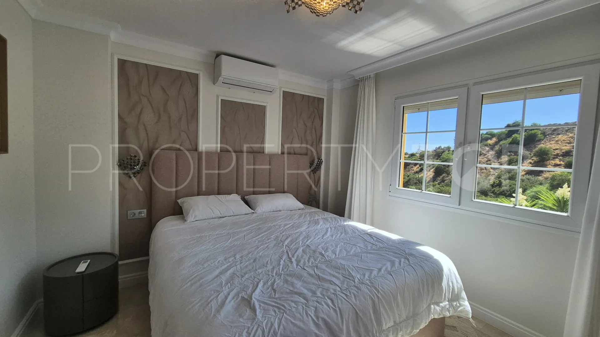 For sale 4 bedrooms house in Riviera del Sol