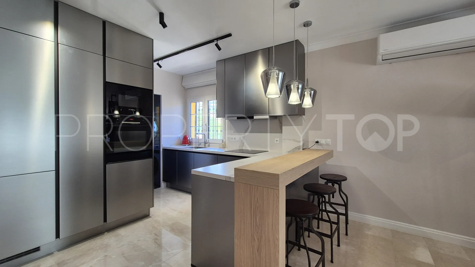 For sale 4 bedrooms house in Riviera del Sol