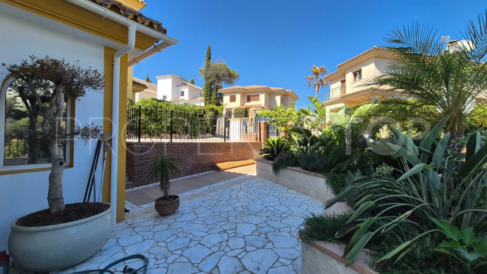 For sale 4 bedrooms house in Riviera del Sol
