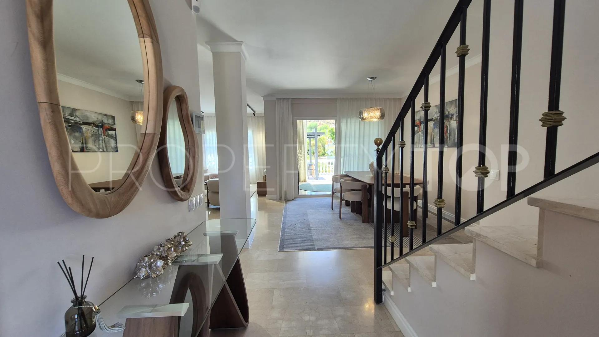 For sale 4 bedrooms house in Riviera del Sol