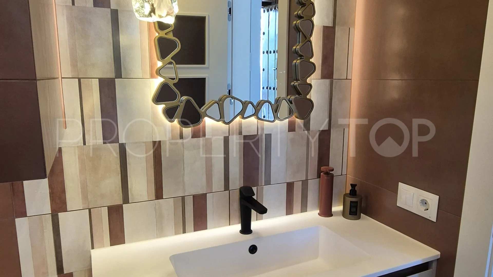 For sale 4 bedrooms house in Riviera del Sol