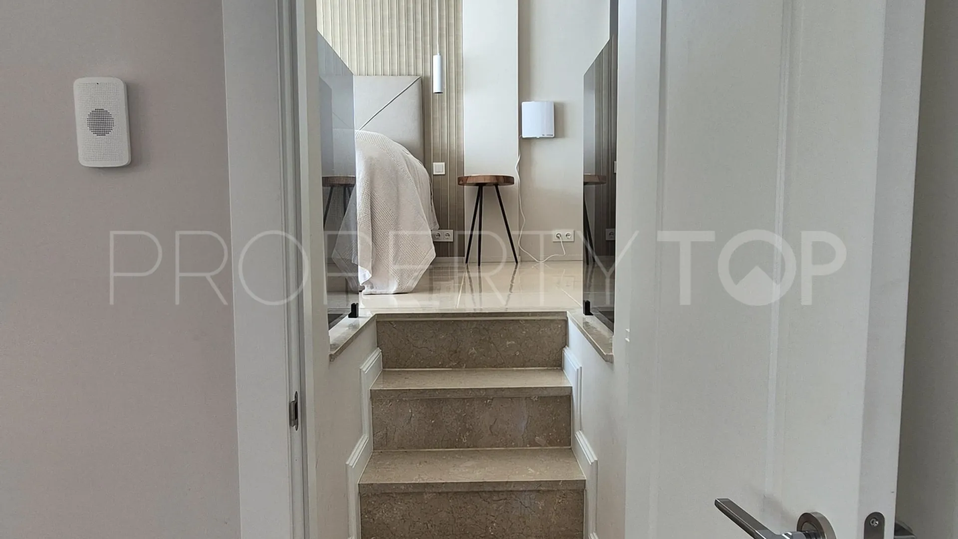 For sale 4 bedrooms house in Riviera del Sol