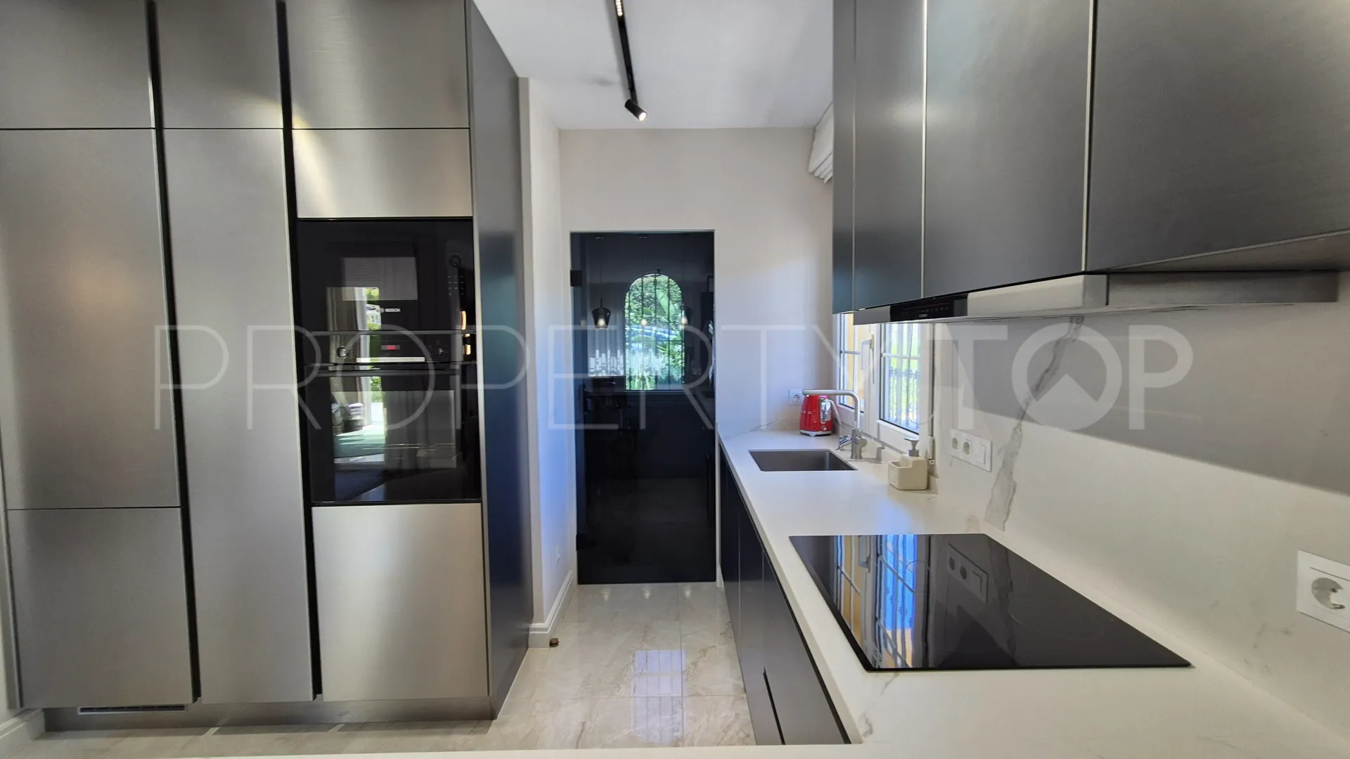 For sale 4 bedrooms house in Riviera del Sol