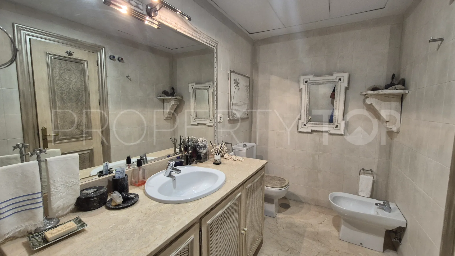 La Quinta Golf, adosado de 5 dormitorios a la venta