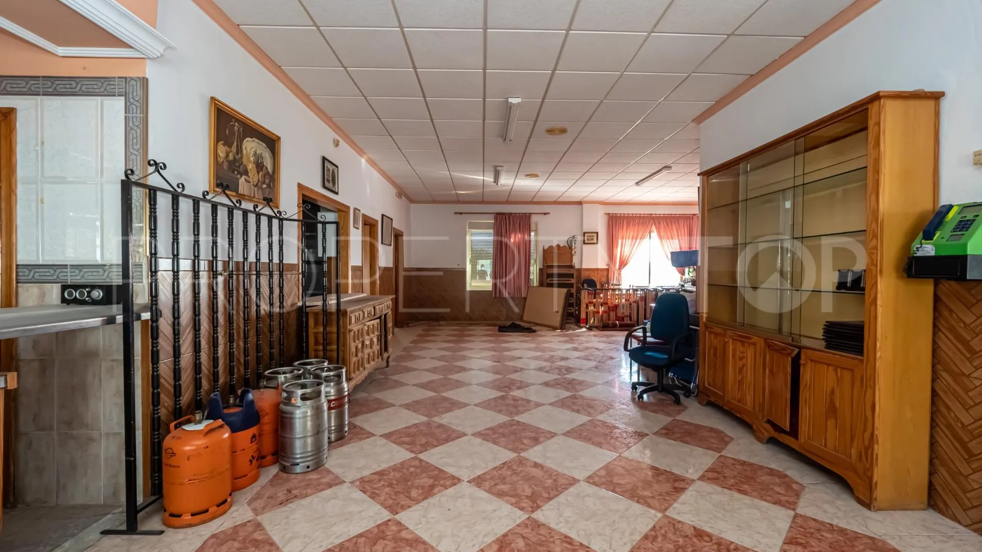 Local comercial en venta en Alozaina