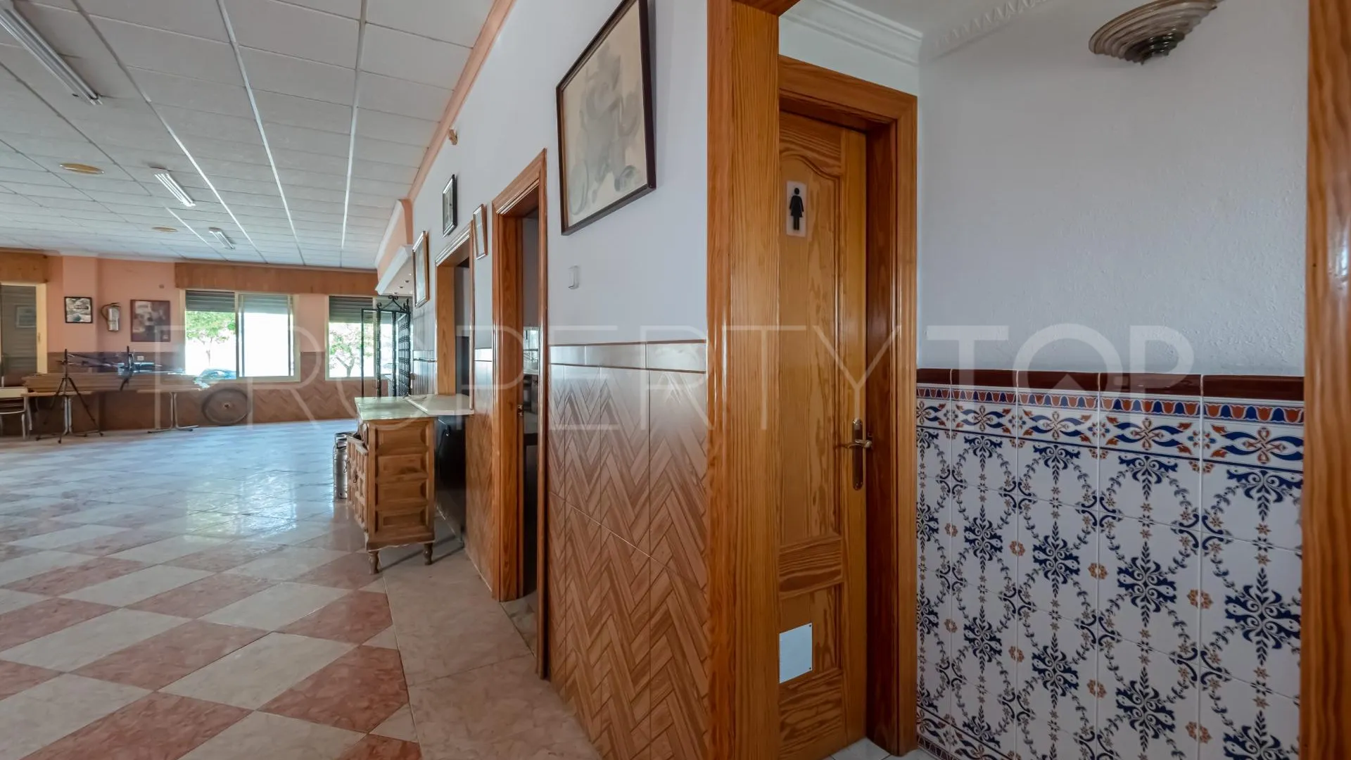 Local comercial en venta en Alozaina