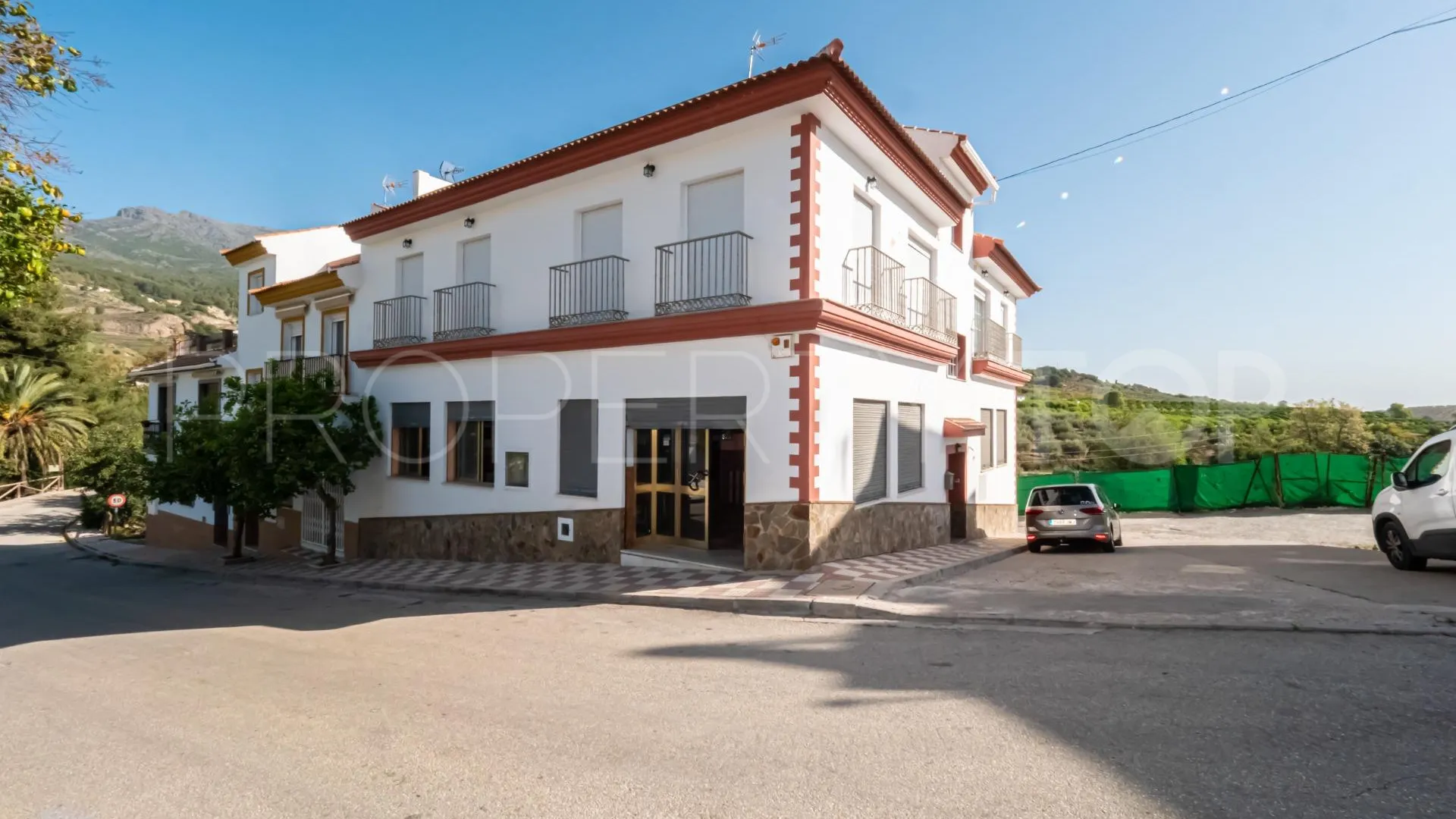 Local comercial en venta en Alozaina