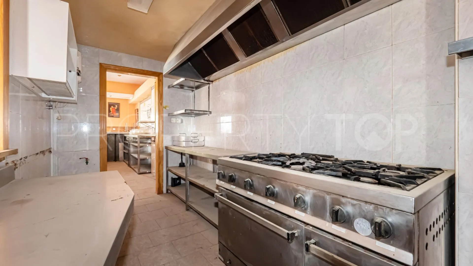 Local comercial en venta en Alozaina