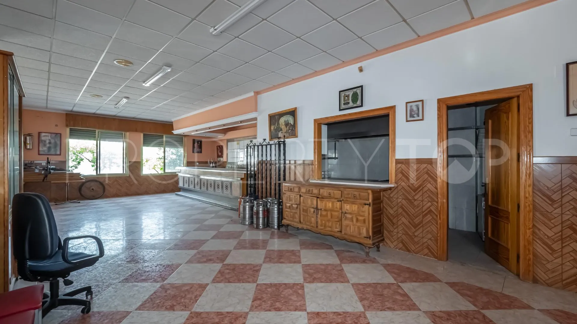 Local comercial en venta en Alozaina