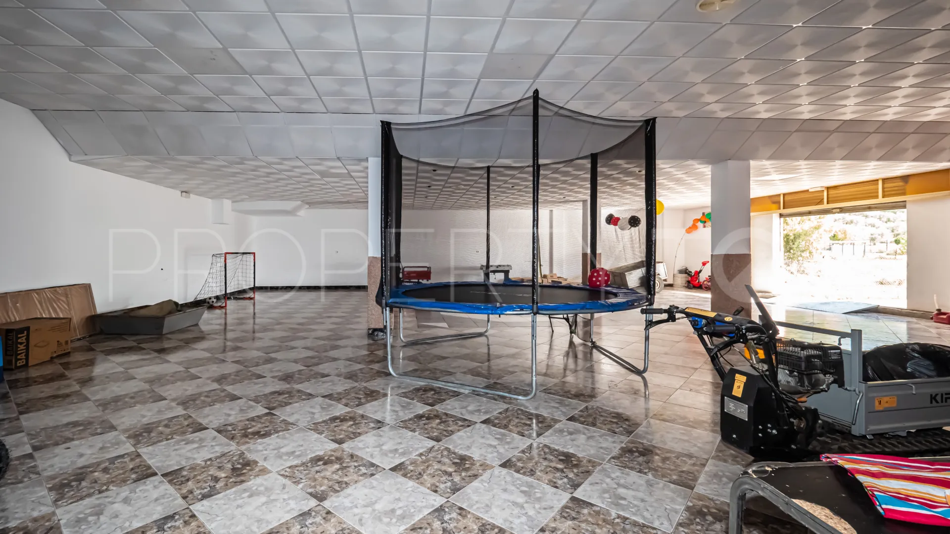 Commercial premises for sale in Alozaina