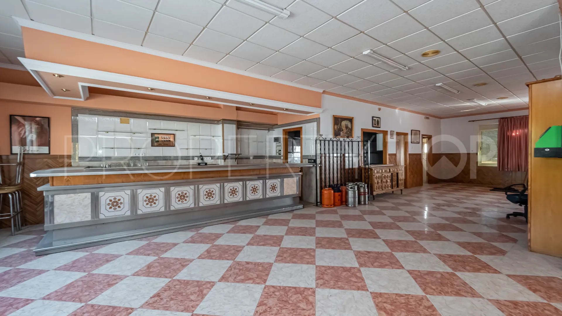 Commercial premises for sale in Alozaina