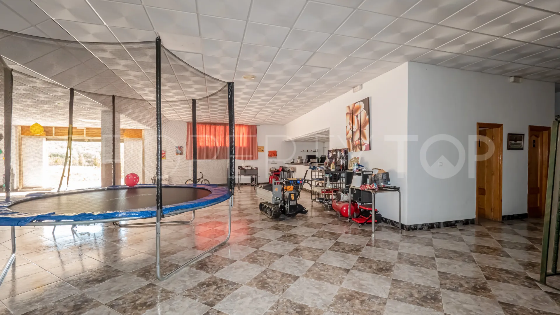 Commercial premises for sale in Alozaina
