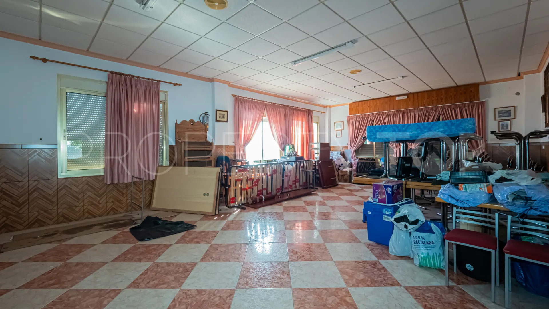 Commercial premises for sale in Alozaina