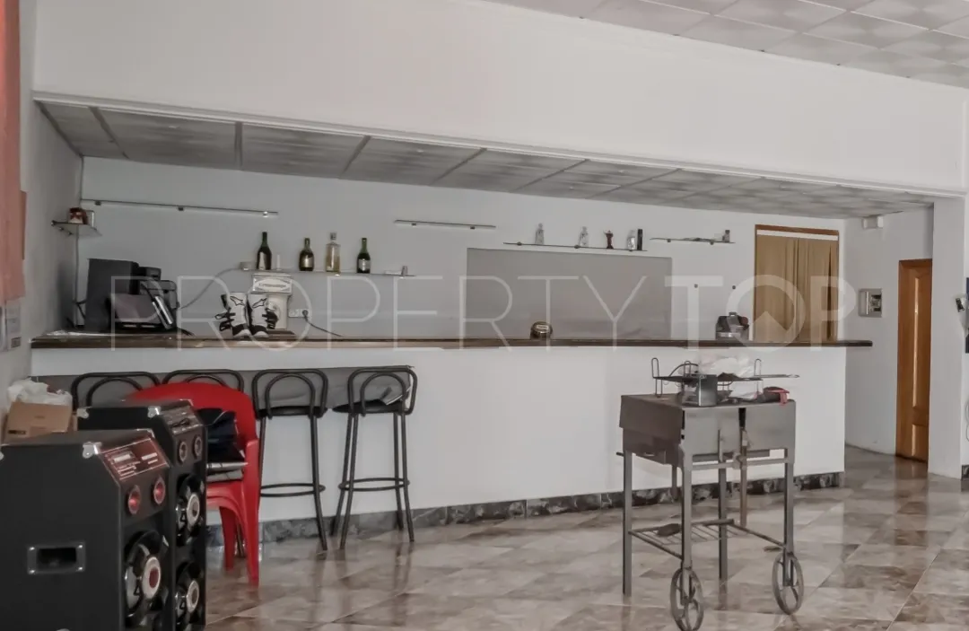 Local comercial en venta en Alozaina