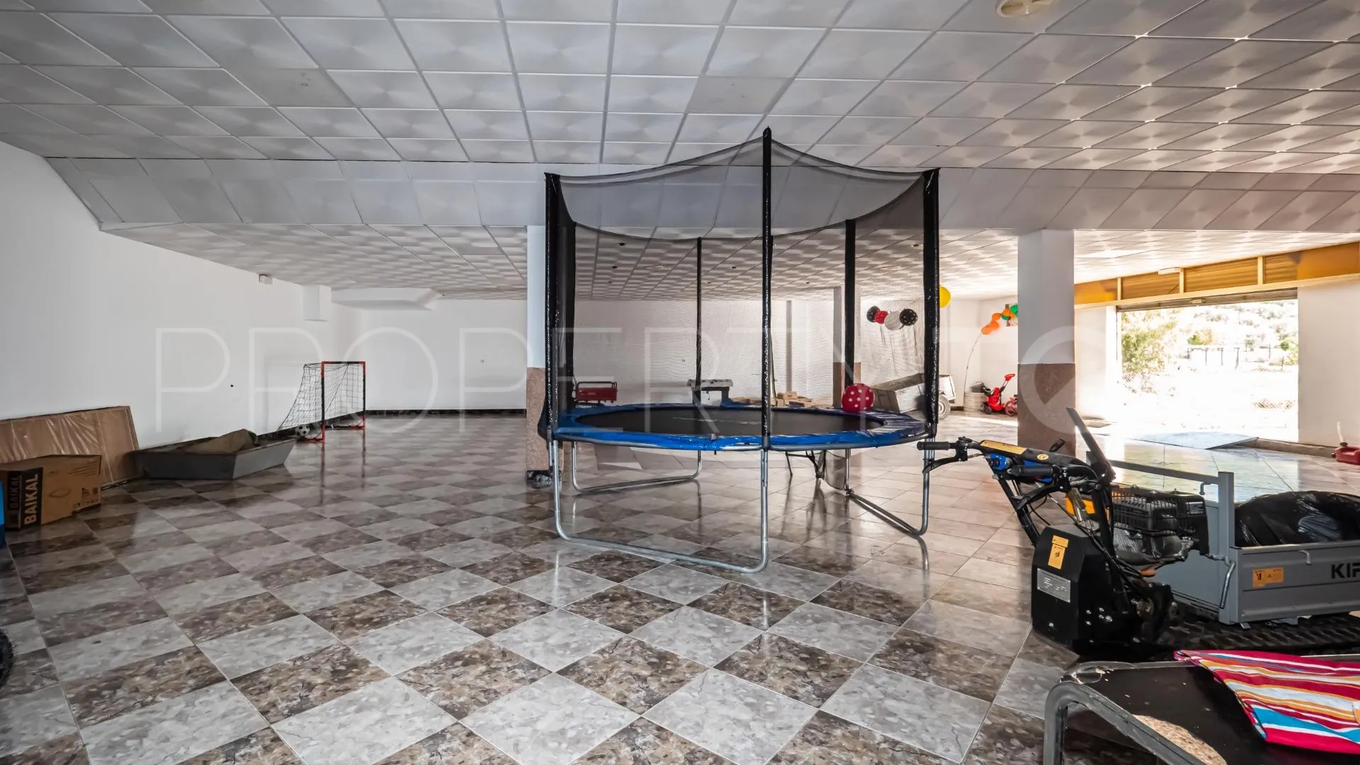 Local comercial en venta en Alozaina