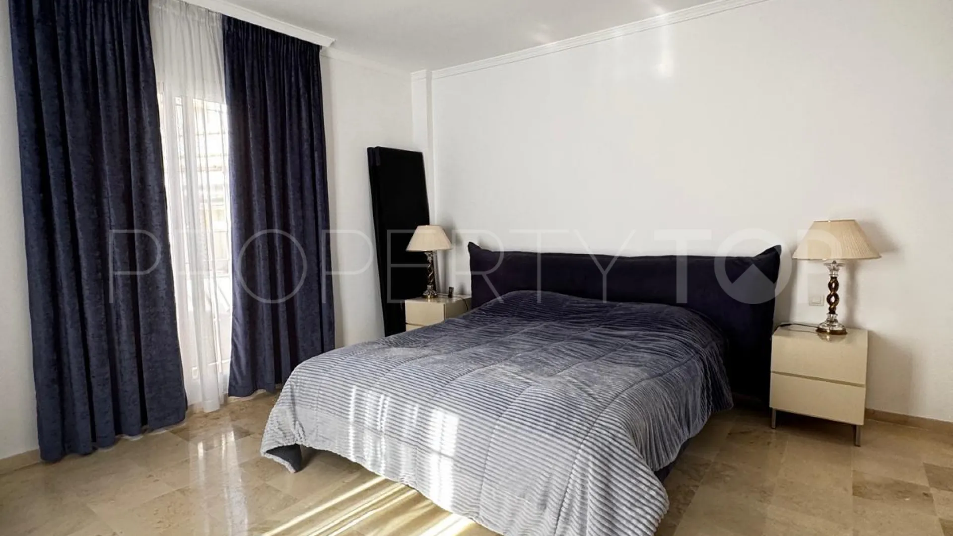 Comprar adosado en Nueva Andalucia con 2 dormitorios