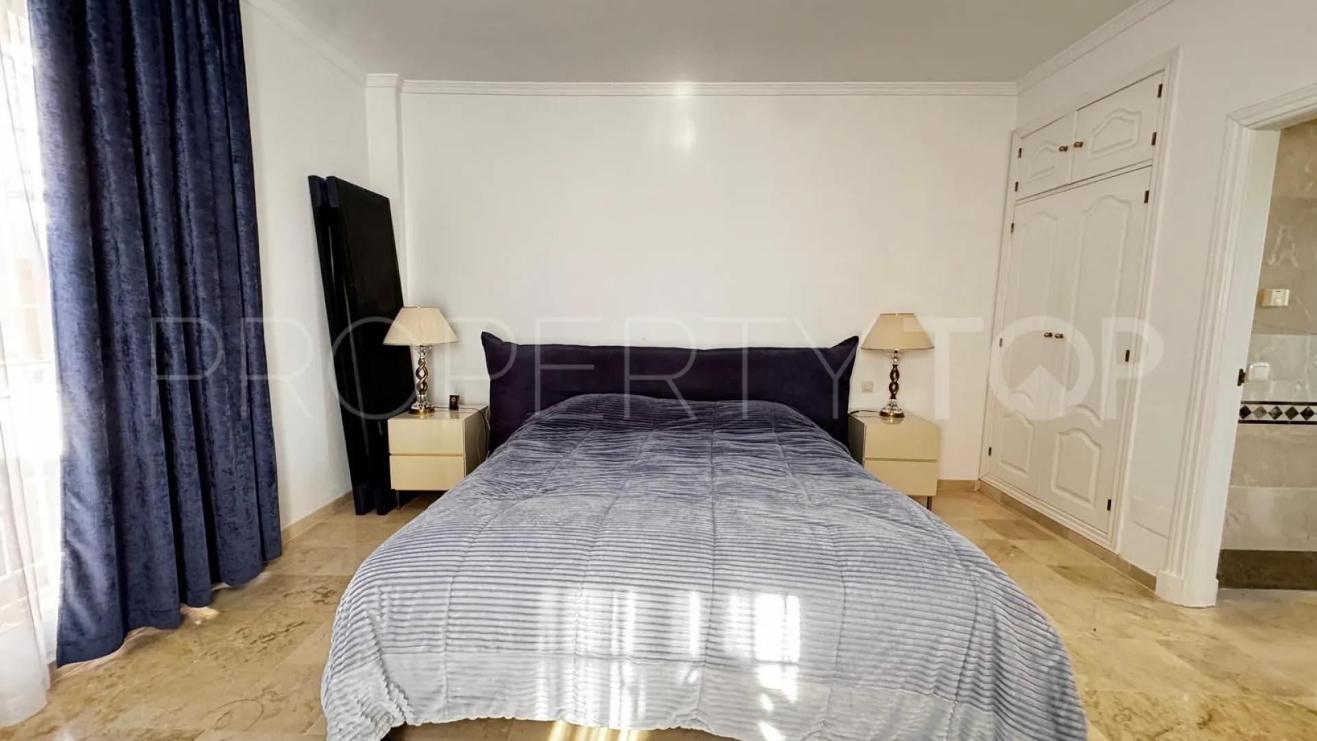 Comprar adosado en Nueva Andalucia con 2 dormitorios