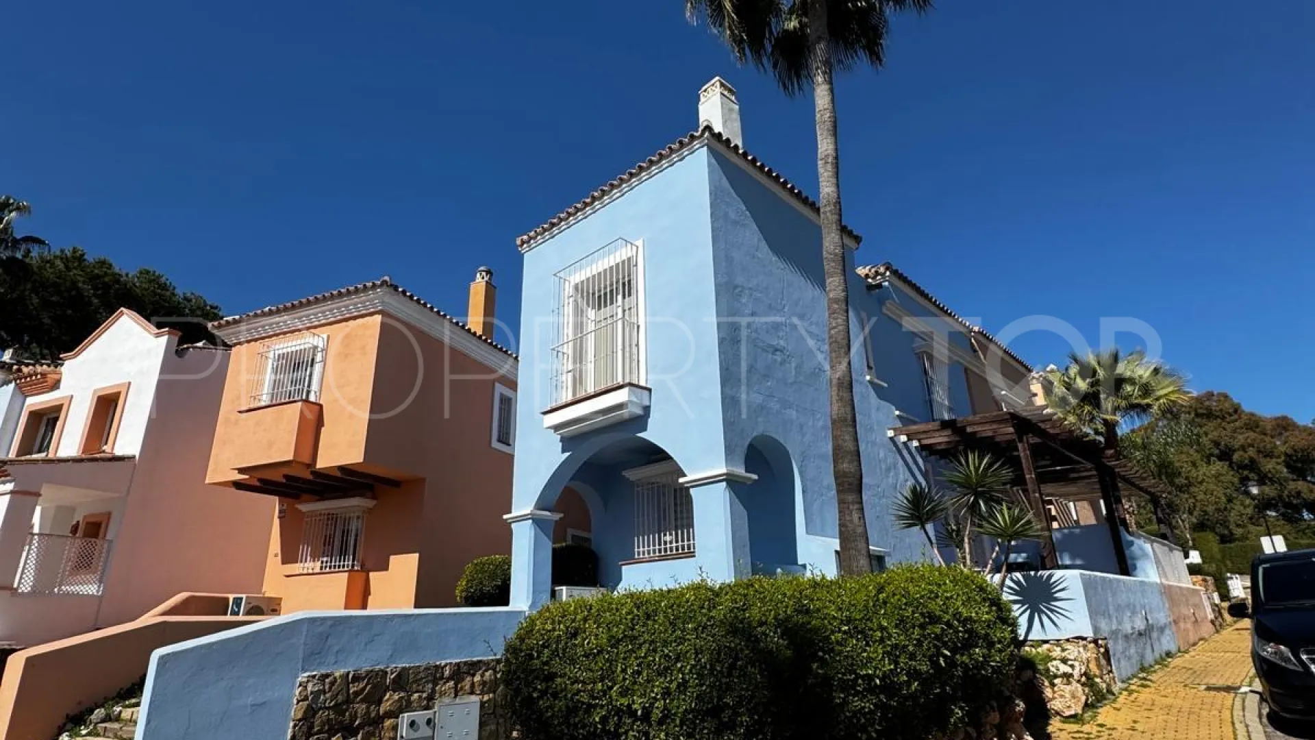 Comprar adosado en Nueva Andalucia con 2 dormitorios