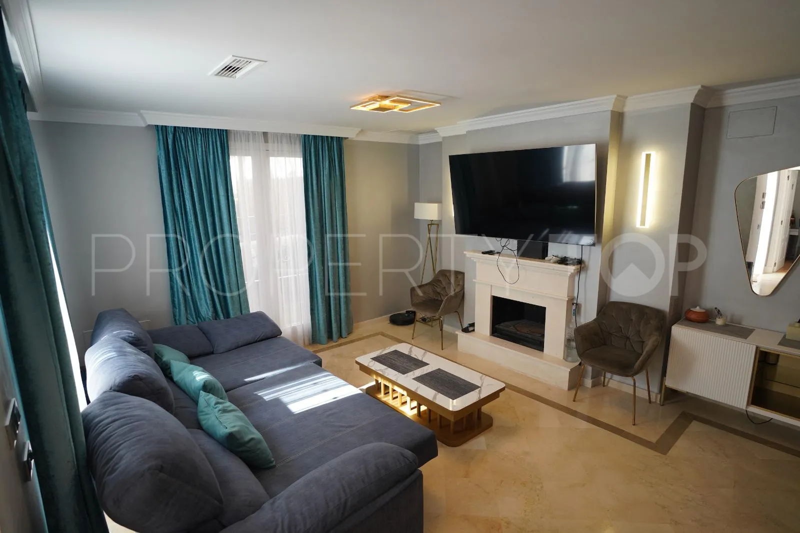 Comprar adosado en Nueva Andalucia con 2 dormitorios
