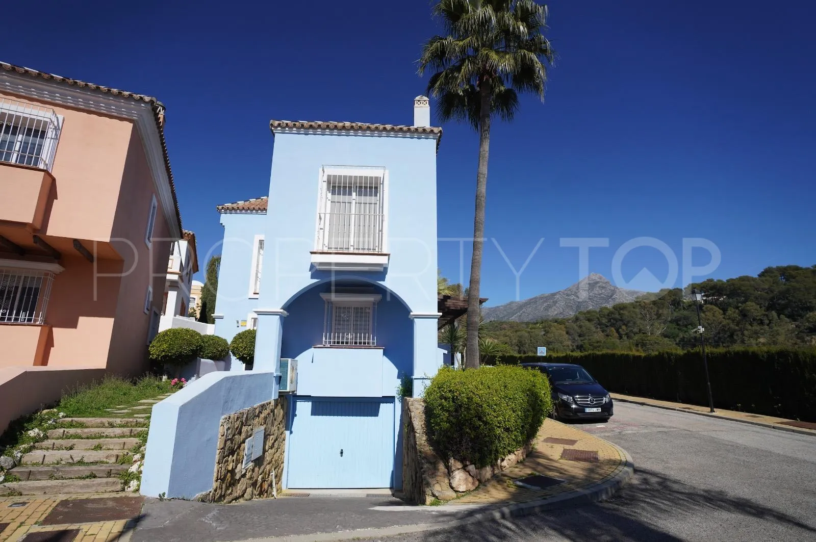 Comprar adosado en Nueva Andalucia con 2 dormitorios