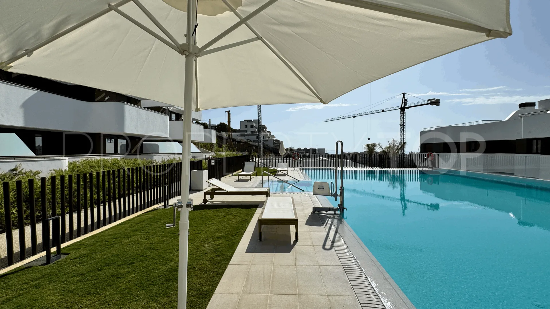 For sale Estepona Town ground floor apartment with 2 bedrooms