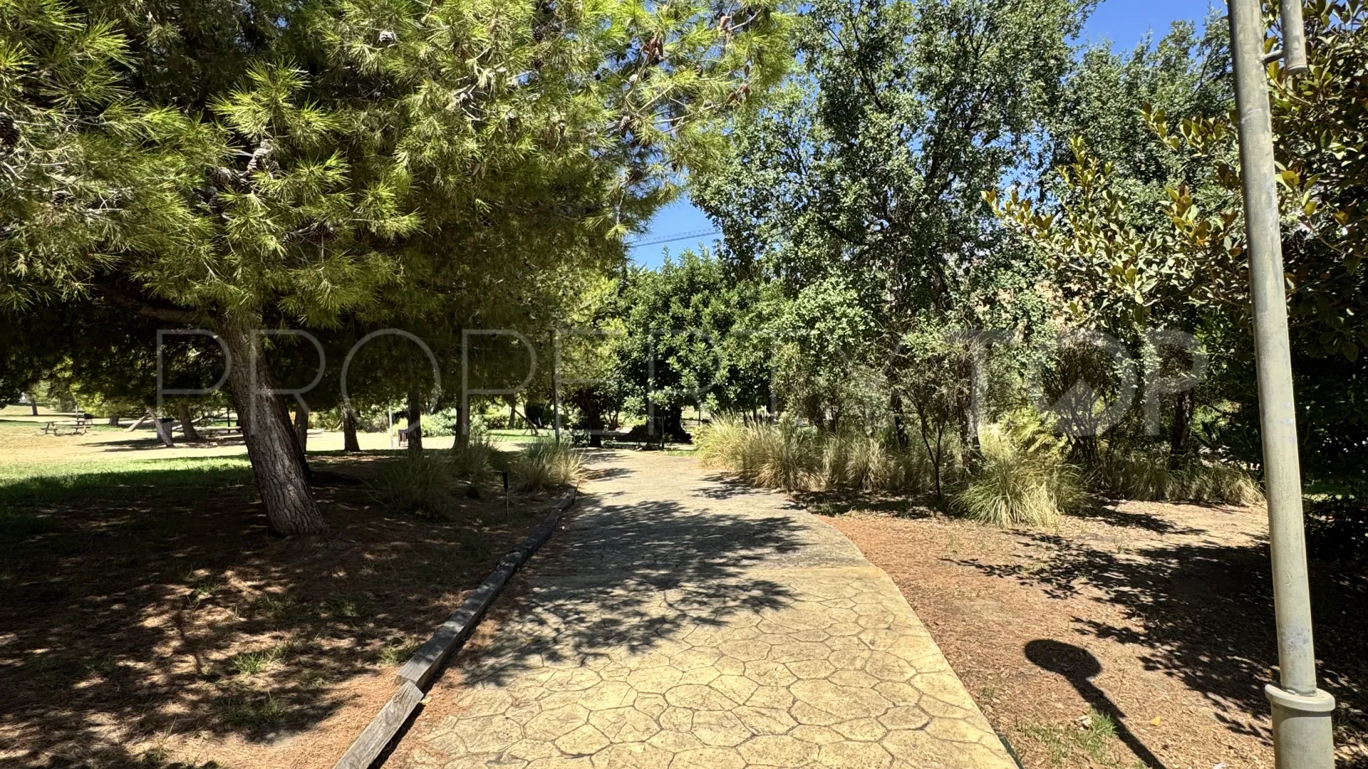 For sale Estepona Town ground floor apartment with 2 bedrooms