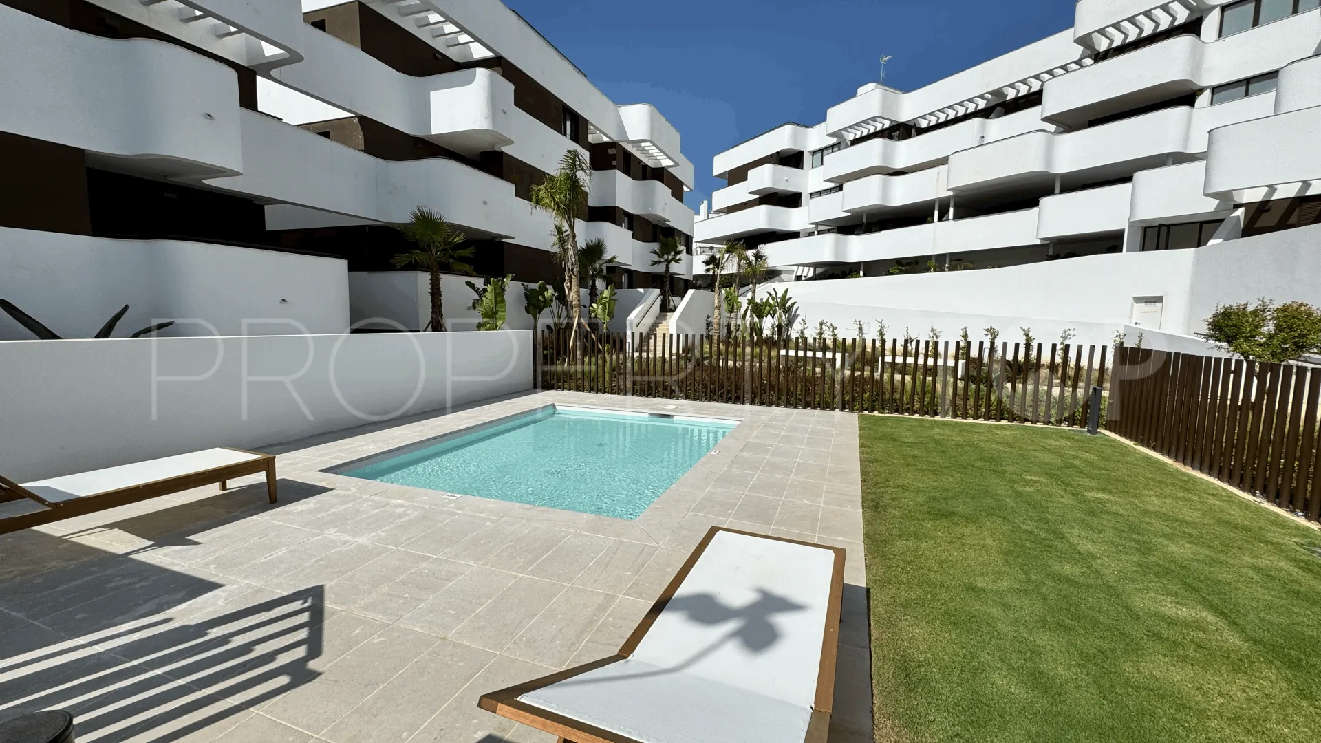 For sale Estepona Town ground floor apartment with 2 bedrooms