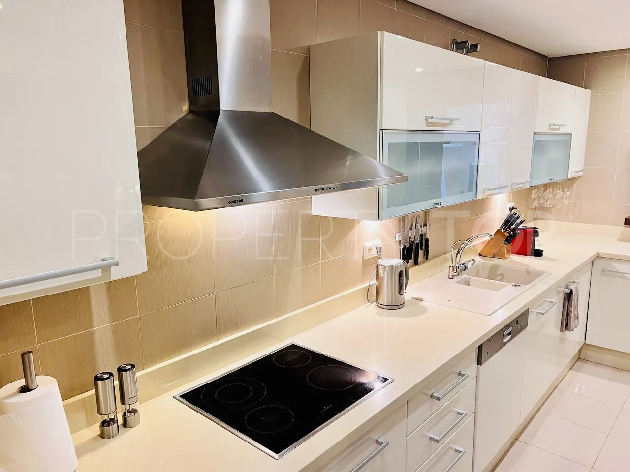 Se vende apartamento en Nueva Andalucia de 3 dormitorios