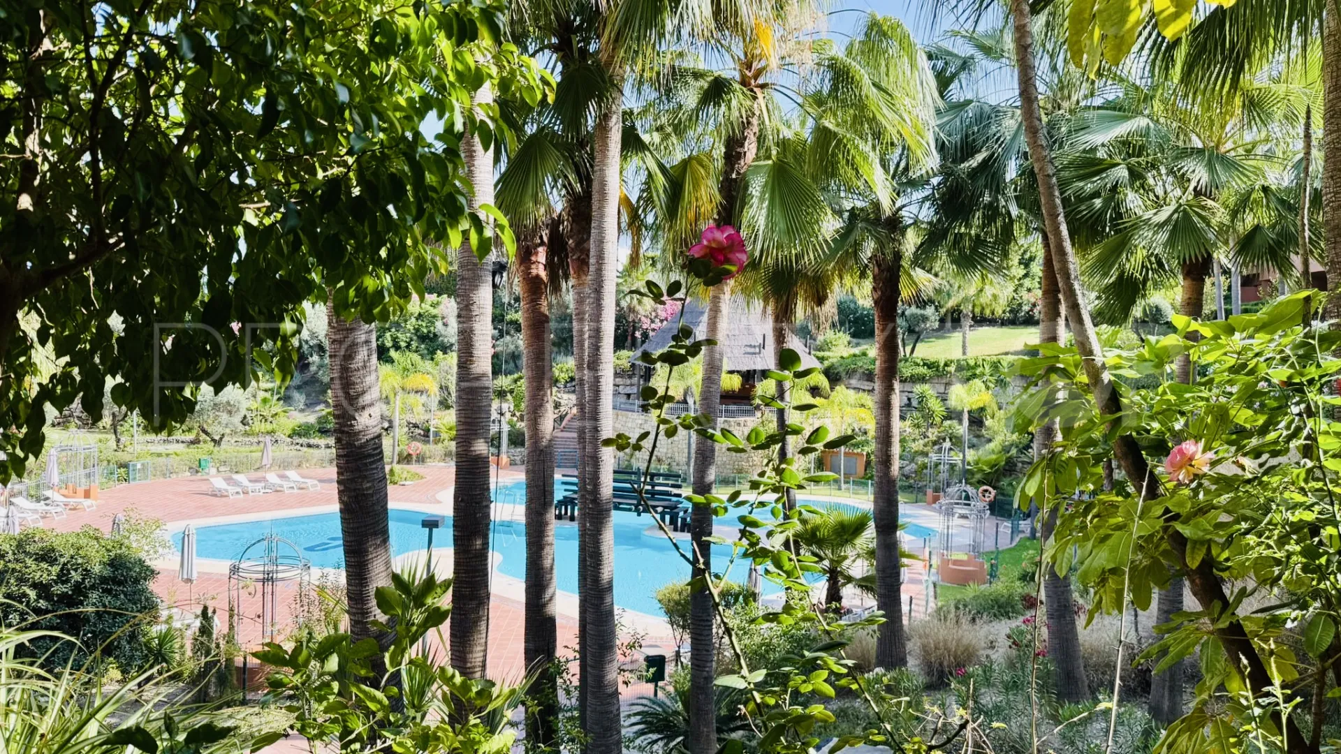 Se vende apartamento en Nueva Andalucia de 3 dormitorios