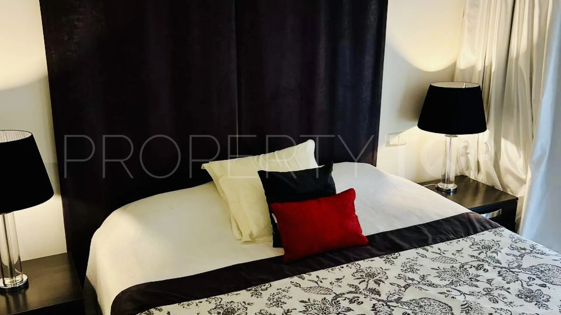Se vende apartamento en Nueva Andalucia de 3 dormitorios