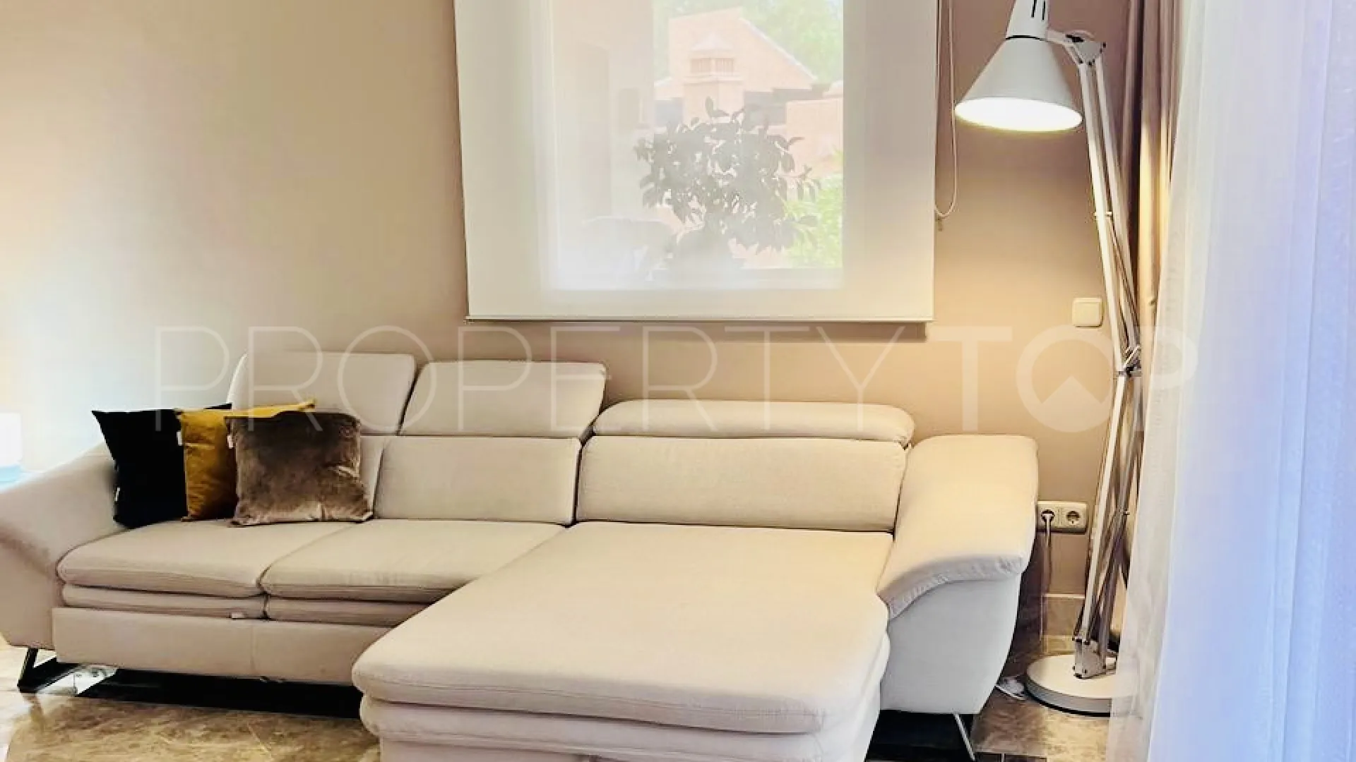 Se vende apartamento en Nueva Andalucia de 3 dormitorios