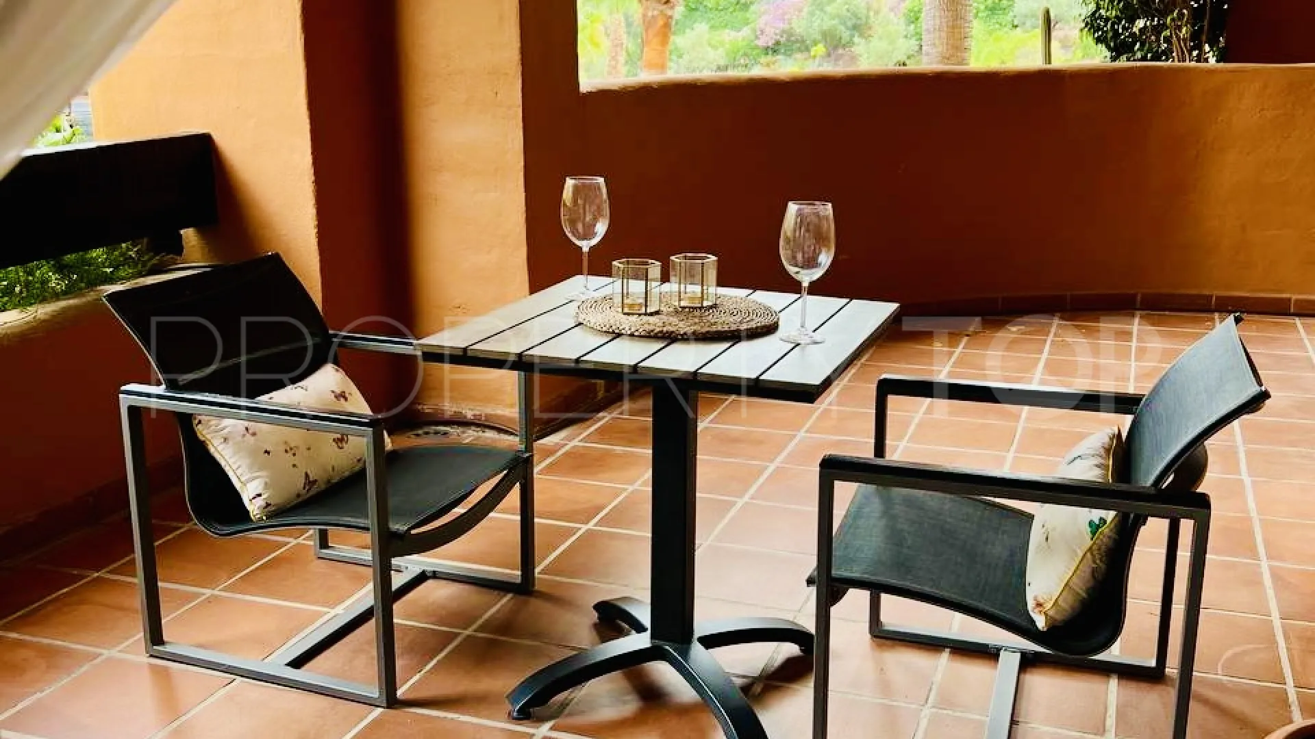 Se vende apartamento en Nueva Andalucia de 3 dormitorios