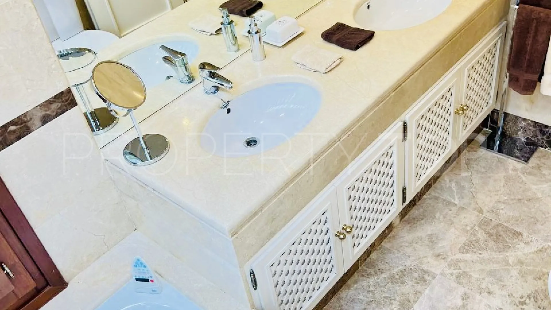 Se vende apartamento en Nueva Andalucia de 3 dormitorios